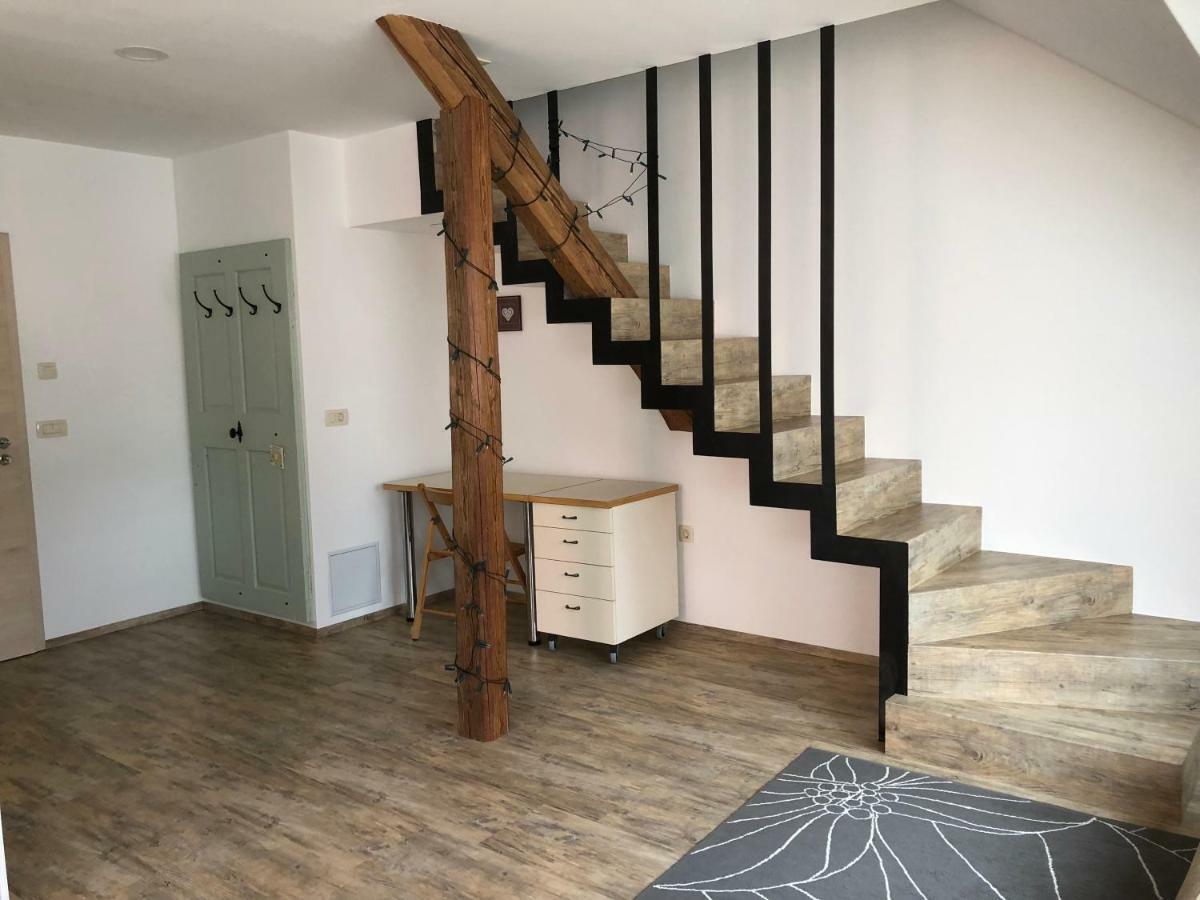 Apartma Linhartov Trg ราโดว์ลิตซา ภายนอก รูปภาพ