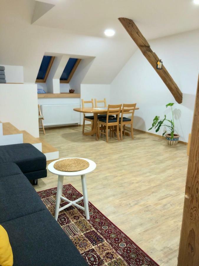 Apartma Linhartov Trg ราโดว์ลิตซา ภายนอก รูปภาพ